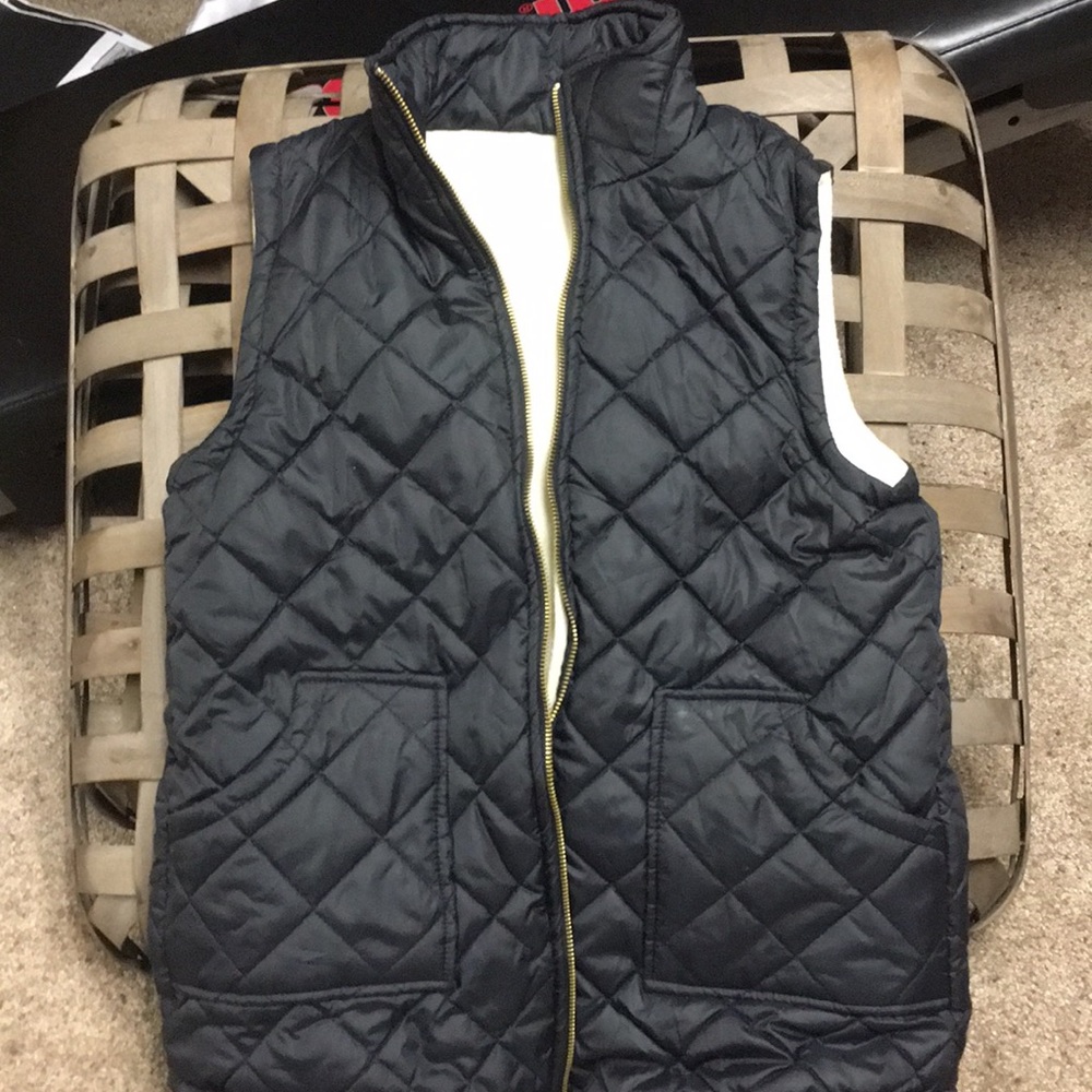 Quilted reversible zip up vest black/cream
